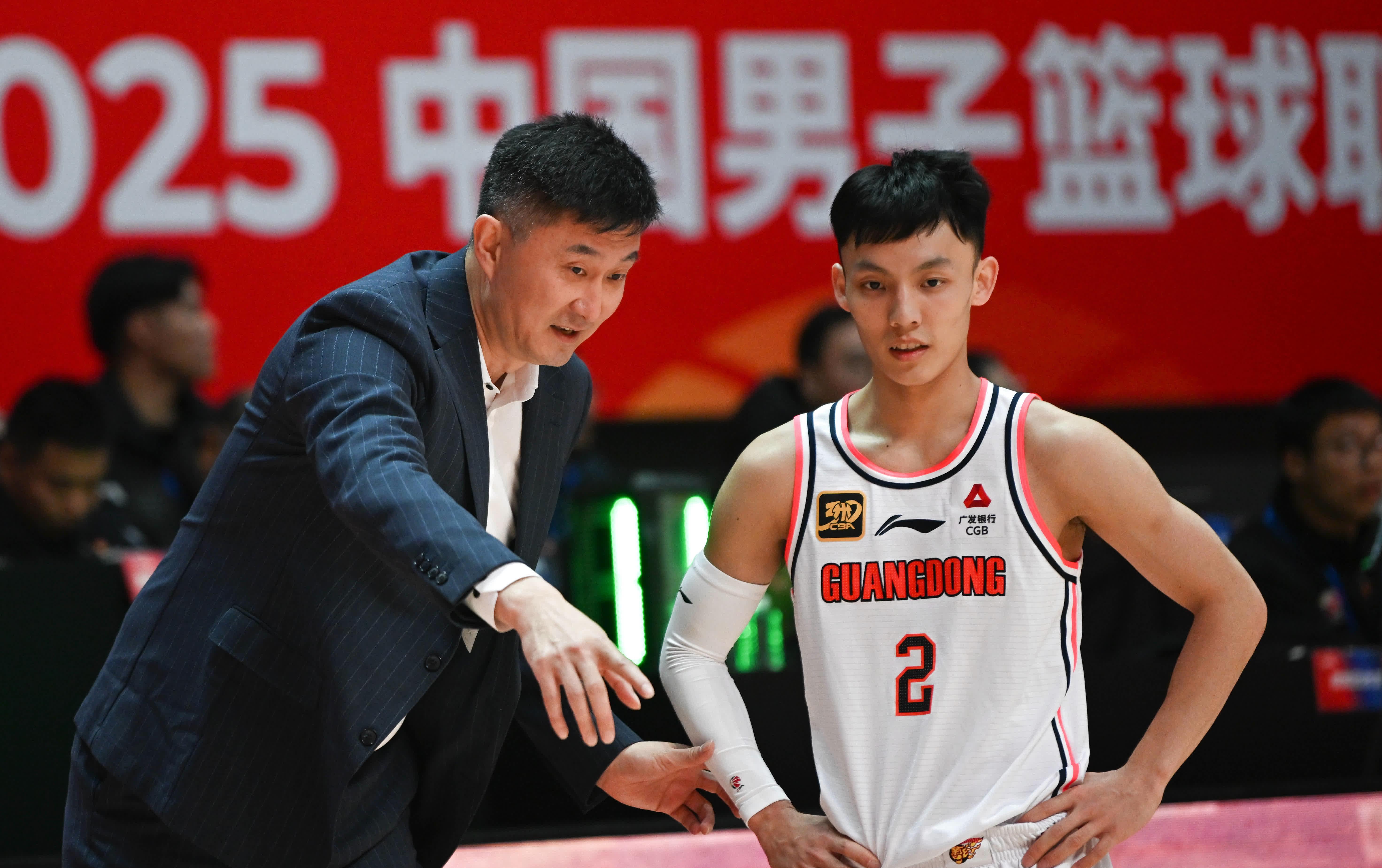 球队实力悬殊，比赛结果早已注定