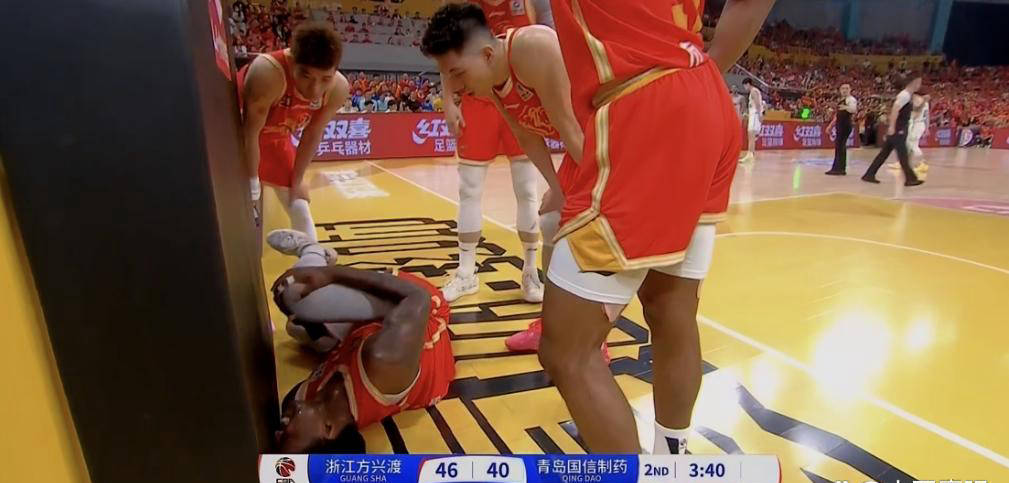 八一男篮不敌强敌，季后赛前景堪忧